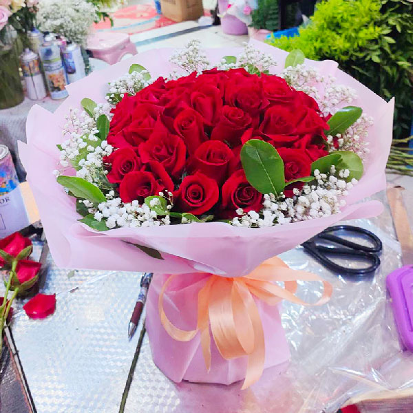 送苏州姑苏区双塔街道通关坊人民路交叉路口的鲜花实拍图