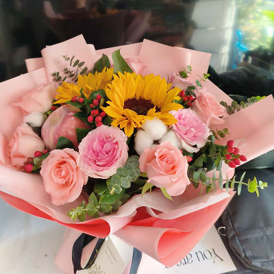 送福建省龙岩市新罗区万达广场的鲜花实拍图