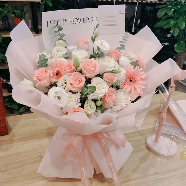 送宜宾市江安县南屏大道西段酒都1号的鲜花实拍图