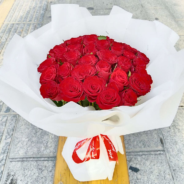 送成县城关镇西大街幸福家园三号楼的鲜花实拍图