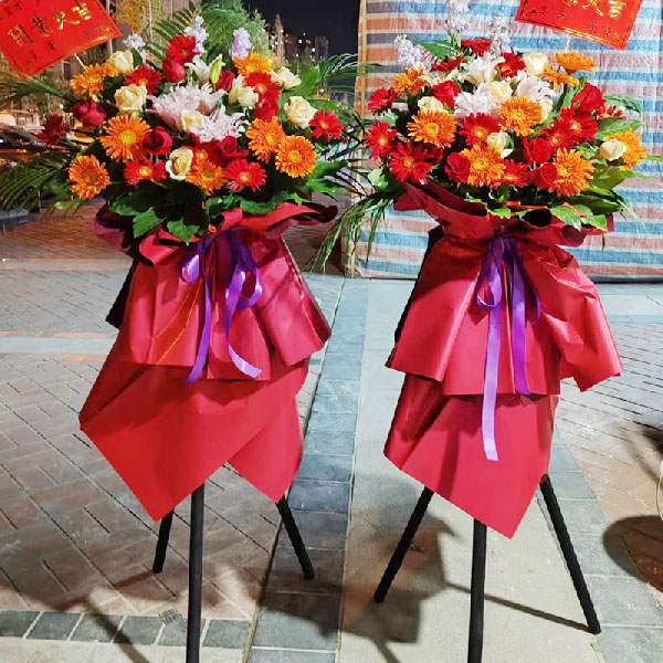 送成都市双流区兴隆湖创意路1928号中交悦湖的鲜花实拍图