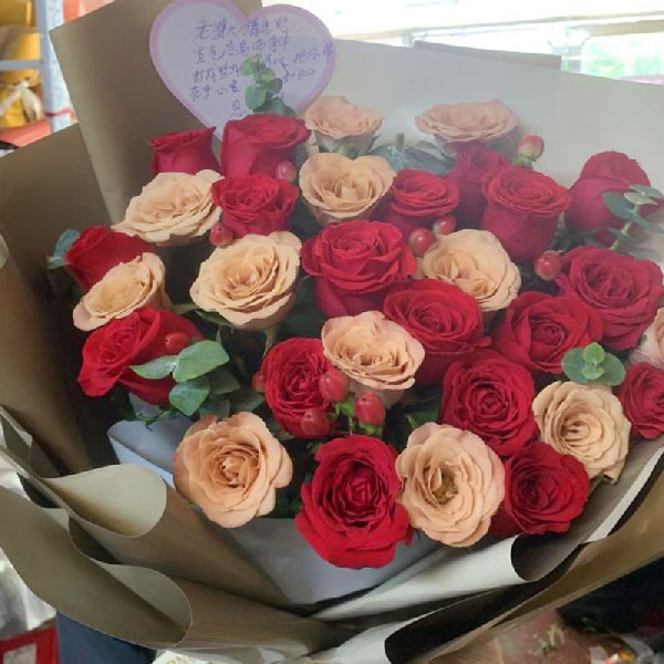 送湖南省株洲市天元区恒大华府34栋的鲜花实拍图