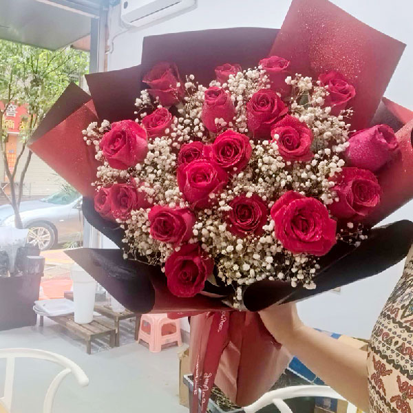 送上杭县杭臣壹品门口的鲜花实拍图