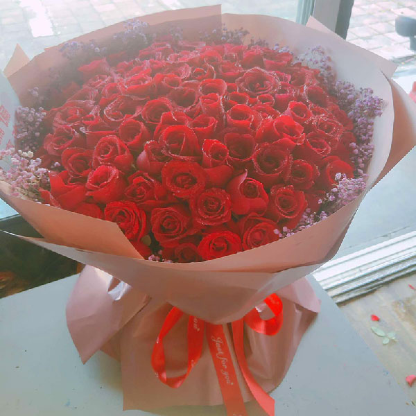 送临沂兰山区中丘路五大道小区2号楼的鲜花实拍图