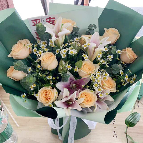 送深圳市光明区将裕街南的鲜花实拍图