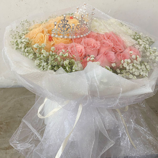 送永州百业街极简服装店的鲜花实拍图