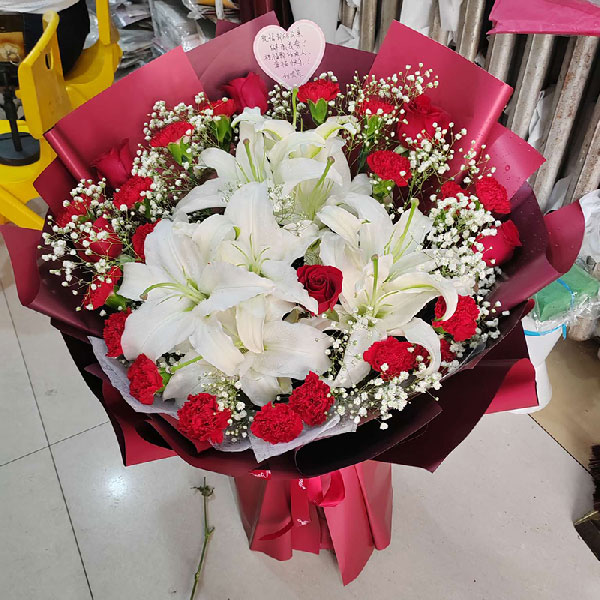 送鸡西滴道区馨苑美食的鲜花实拍图