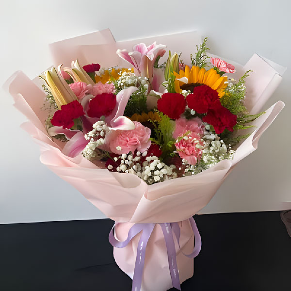 送济南市济阳区融创小区北门的鲜花实拍图