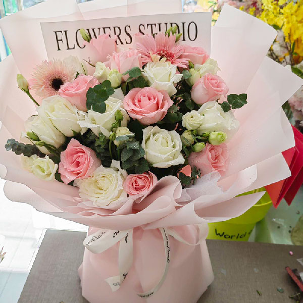 送十堰市茅箭区二堰街道人民南路32号的鲜花实拍图