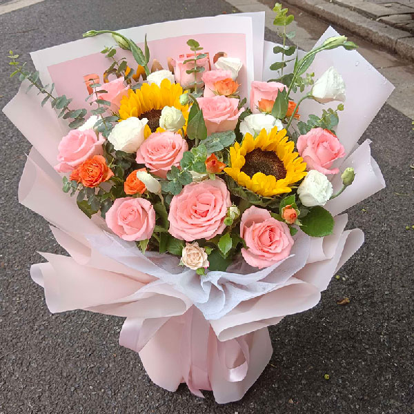 �ͺ�ɽ��������·��ʢ���ǵ��ʻ�ʵ��ͼ