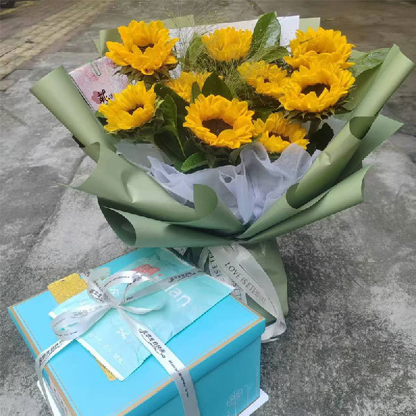 送广东省茂名市茂南区官渡街道经贸委大楼的鲜花实拍图