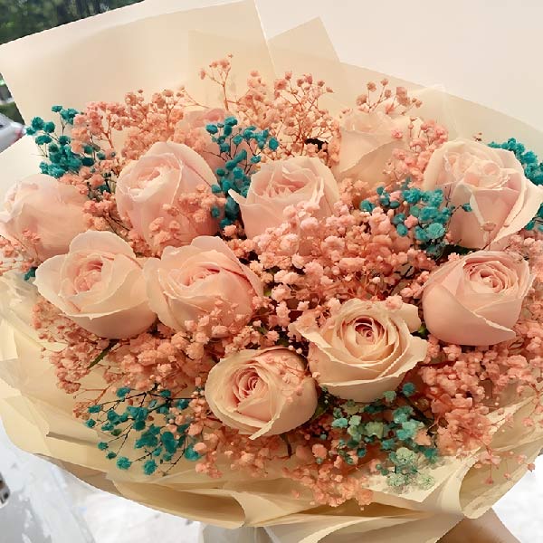 送泗阳县临河镇老实人超市斜对面的鲜花实拍图