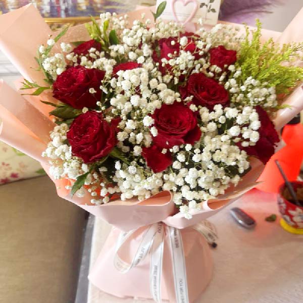 送内蒙古巴彦淖尔市临河区110国道第九中学的鲜花实拍图