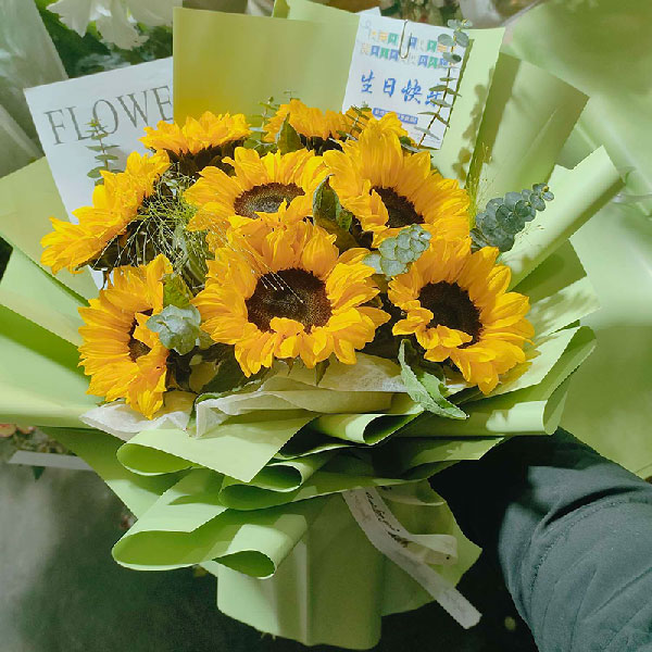 送济南经十东路7000号汉峪金谷金融商务中心的鲜花实拍图