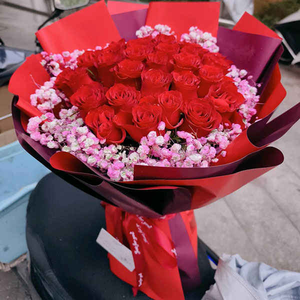 99朵红玫瑰,最美丽的天使(实拍照)