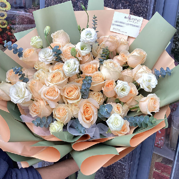 送揭阳市揭东区人民大道北揭阳天虹购物中心的鲜花实拍图