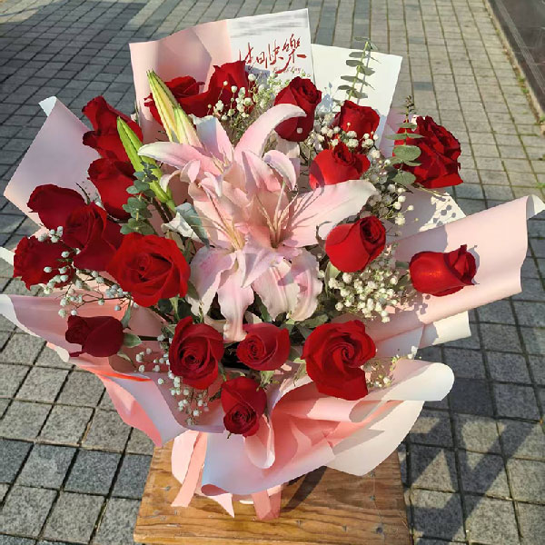 送湖北省潜江市成俊路晓茶空间的鲜花实拍图