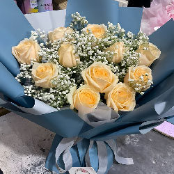 金寨县梅山镇附近花店送花实拍(11朵香槟玫瑰满天星，爱你一生一世)