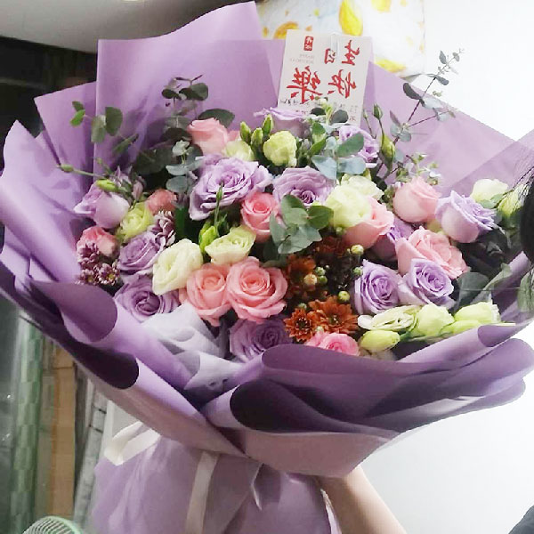 �ͺ��ϼ����а���¥�д�԰���ʻ�ʵ��ͼ