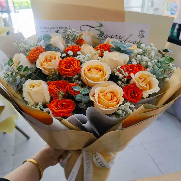 送衡阳市雁峰区苏眼井大厦9号楼的鲜花实拍图