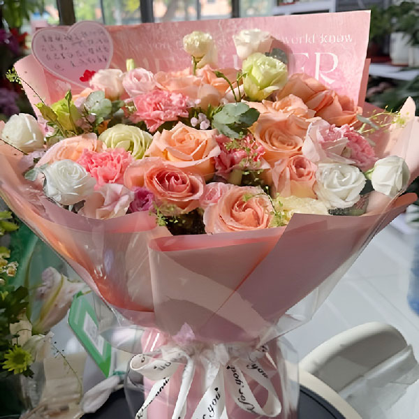 19朵粉玫瑰康乃馨,关怀的春风雨(实拍照)