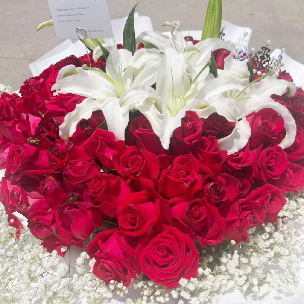 送仙桃市沙嘴街道笆篓湾街面米兰春天照相馆的鲜花实拍图