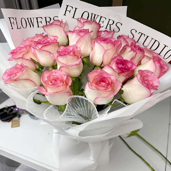 送茂名市茂南区西粤中路18号大院华夏新城的鲜花实拍图